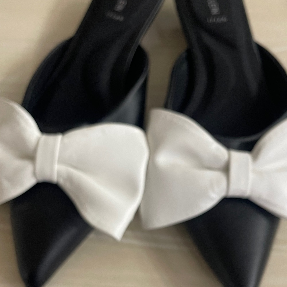 Anne Klein Black and White Bow Mules